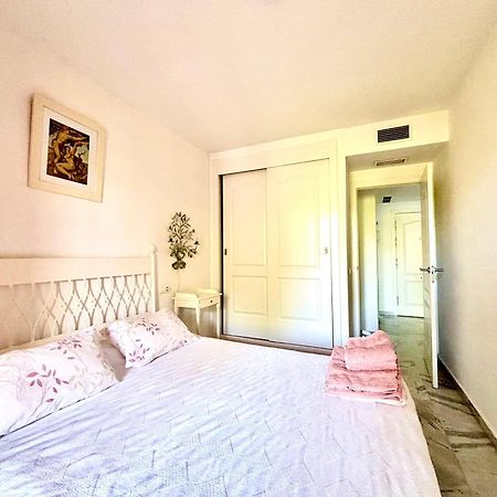 Apartamento Milla De Oro 马尔韦利亚 外观 照片